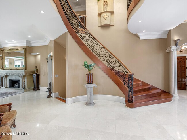 Building Photo - 2116 Anson Dr
