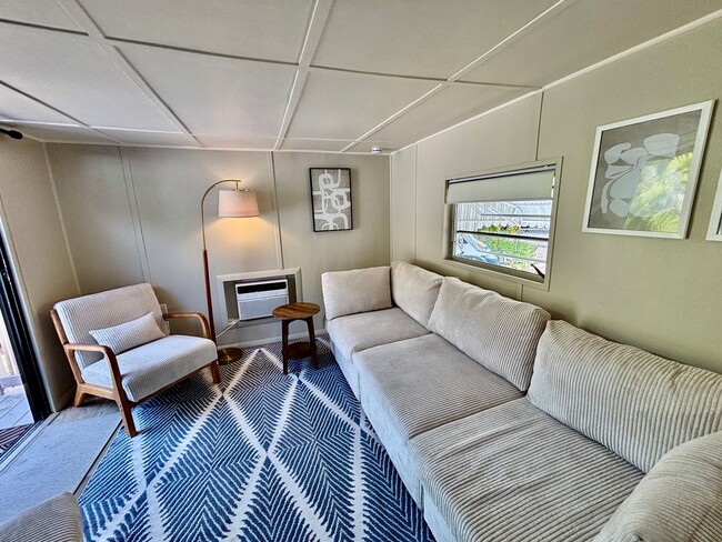 Building Photo - Bright & Newly Renovated FURNISHED 1-Bedroom Rental