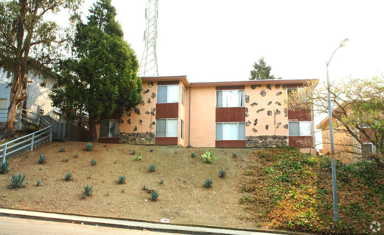 Foto del edificio - 120-150 Avian Dr