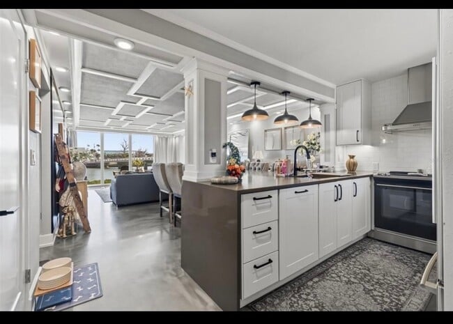 Foto del edificio - 7465 Bay Island Dr S