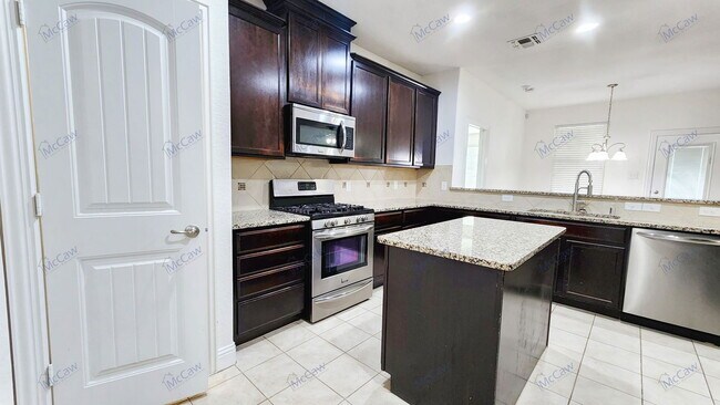 Foto del edificio - 3808 Hazelhurst Dr