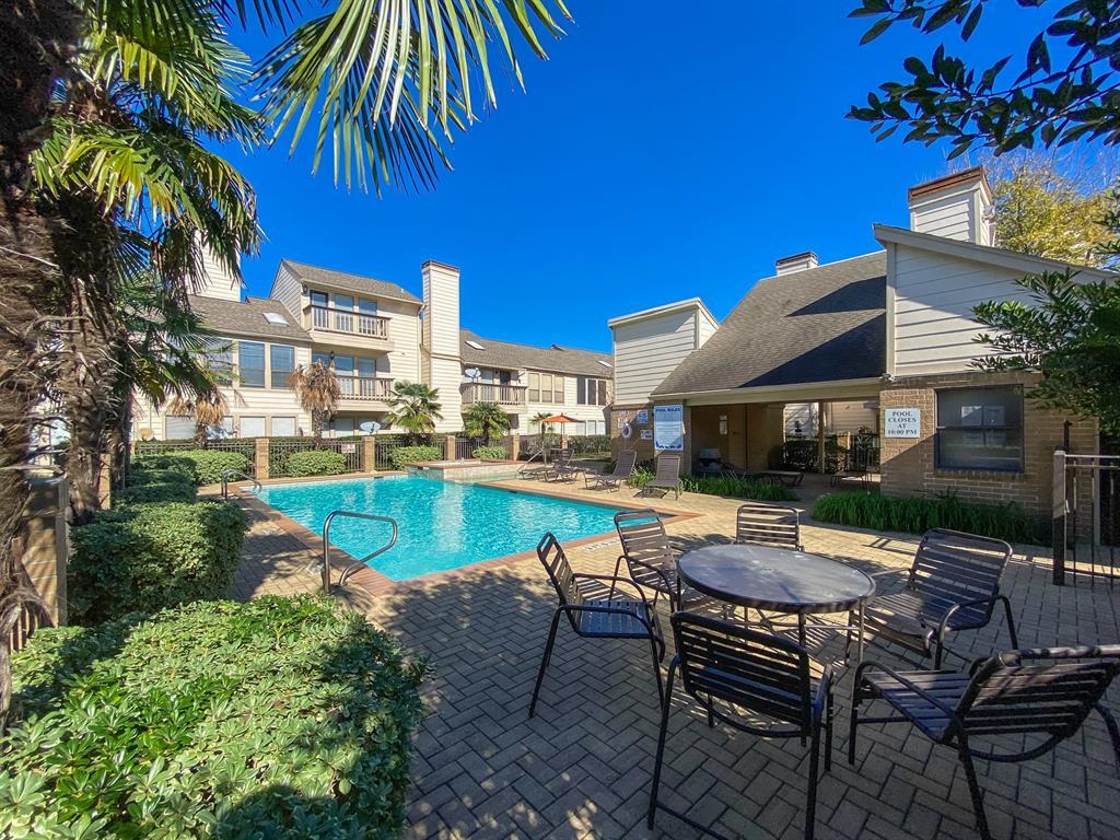 Foto principal - 2277 S Kirkwood Rd