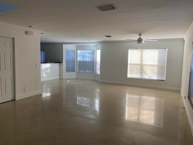 Building Photo - 10772 Cypress Lake Terrace
