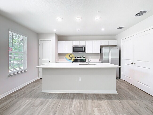 Building Photo - 3821 SW 43rd Ct