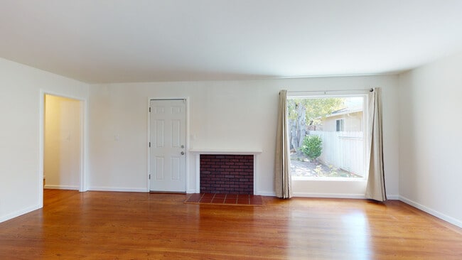 Building Photo - 2073 Trinity St