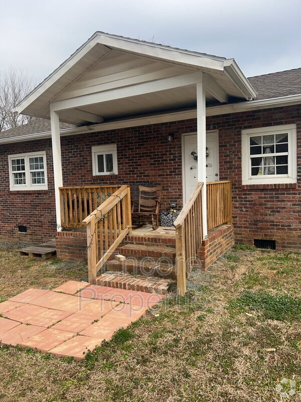 Building Photo - 545 Harper Rd
