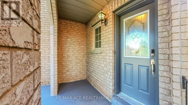 Building Photo - 2664 Castlebridge Dr