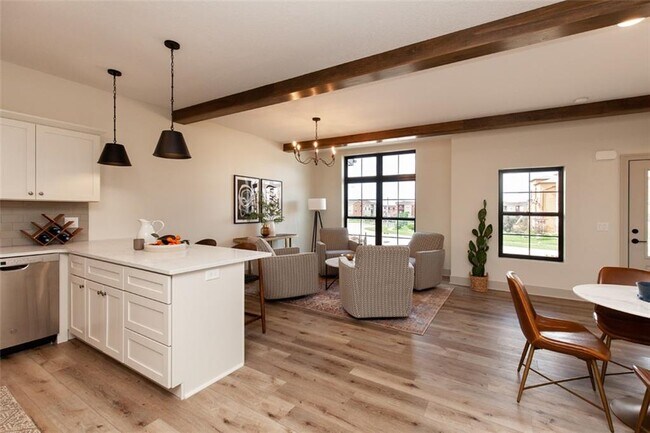 Foto del edificio - 6460 Galleria Dr