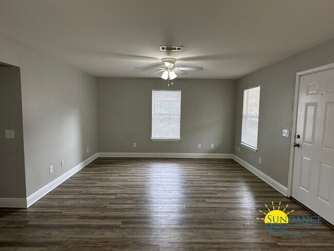 Foto del edificio - Stunning 3 Bedroom home in Pensacola!