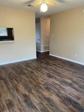 Building Photo - 139 Elm St