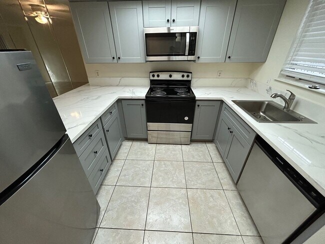 Foto del edificio - MOVE IN SPECIAL WITH THIS BEAUTIFUL 2 BEDR...