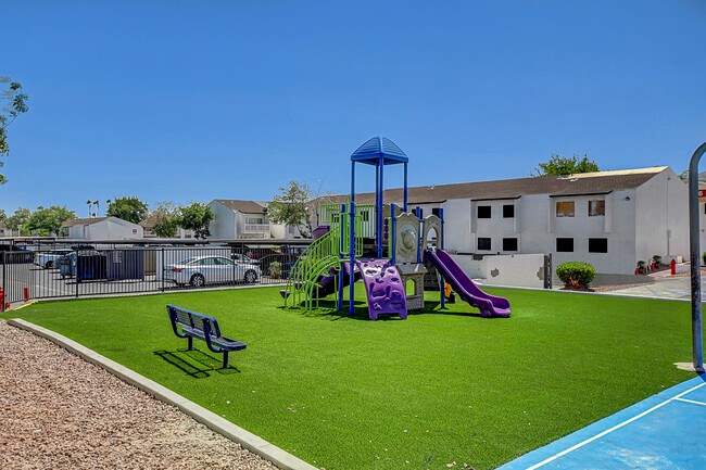 Building Photo - Solmere Las Vegas