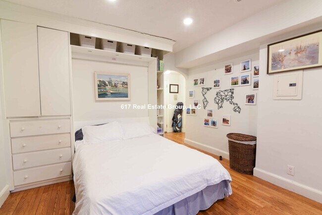 Building Photo - 354 Beacon St