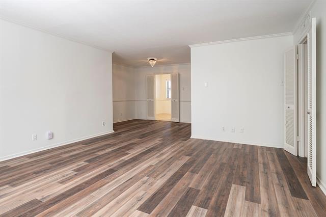 Foto del edificio - 10767 Villager Rd