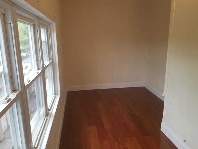 Foto del edificio - 1050 E 38th St