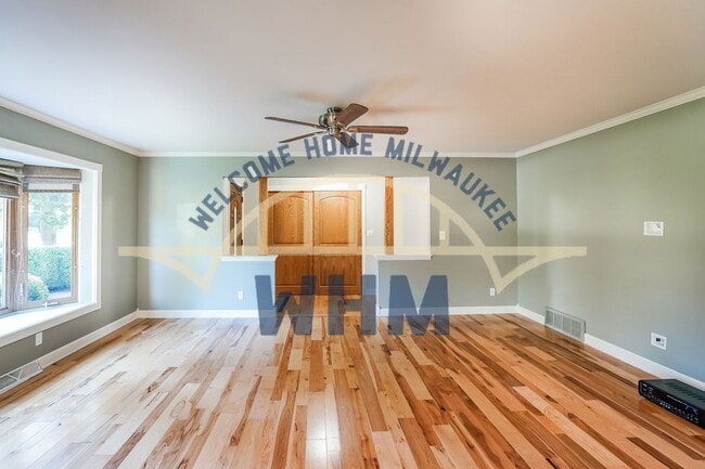 Building Photo - 4515 Coral Dr