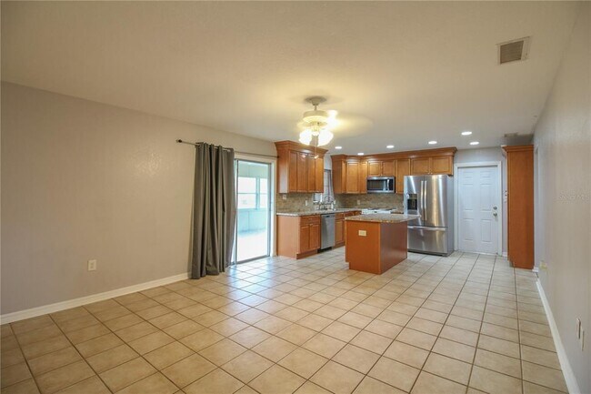 Building Photo - 3425 Sandpiper Ln