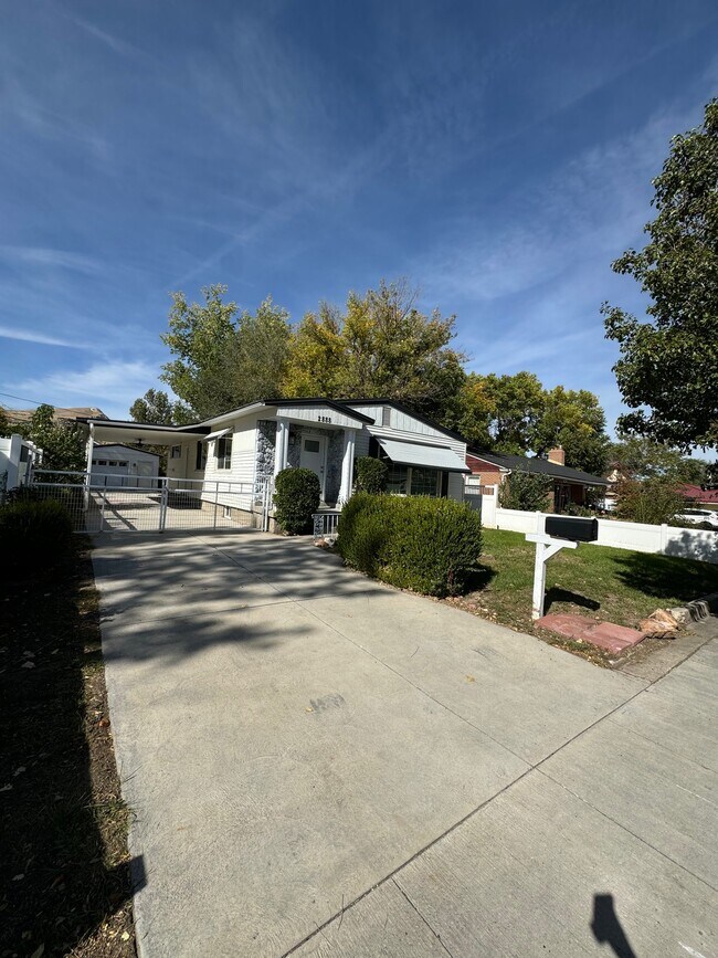 Building Photo - 2888 S 8650 W