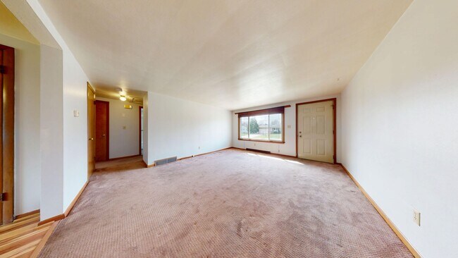 Foto del edificio - Madison School's- 2 Bedroom Brick Ranch with Garage!