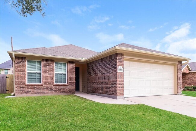 Foto del edificio - 17239 Glen Oaks Dr