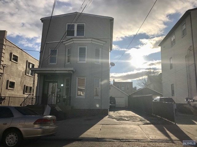 Primary Photo - 214 Washington Pl