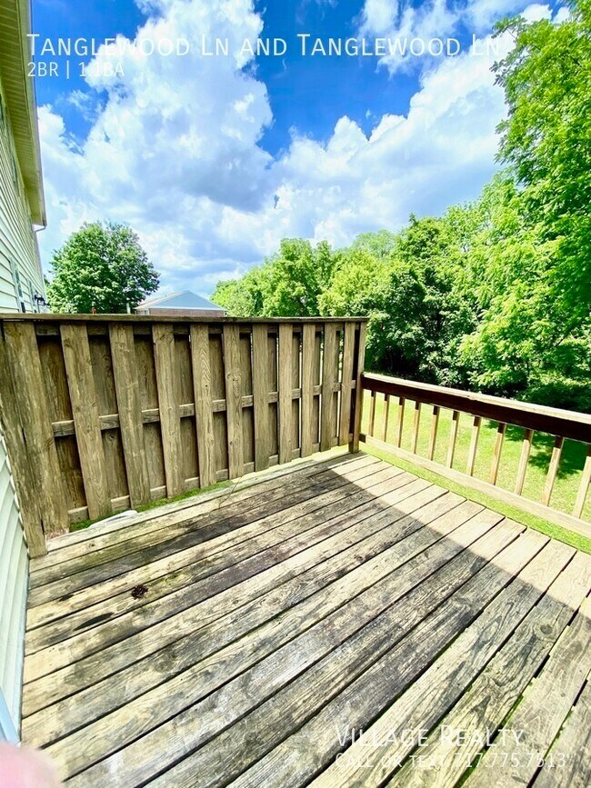 Foto del edificio - 442 Tanglewood Ln