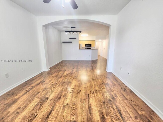 Building Photo - 2209 Belmont Ln