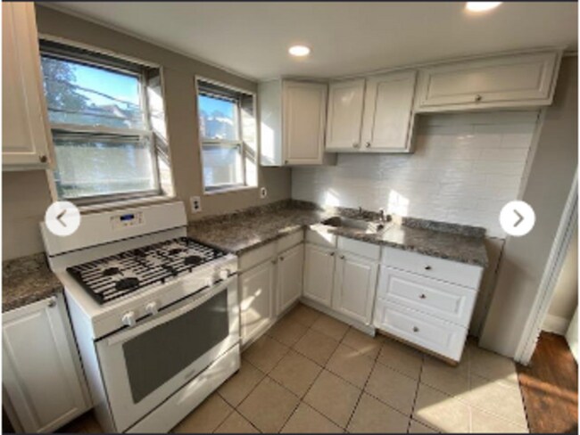 Building Photo - 2816 Ulman Ave