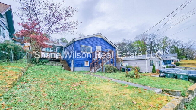 Building Photo - 5327 Lee Ave