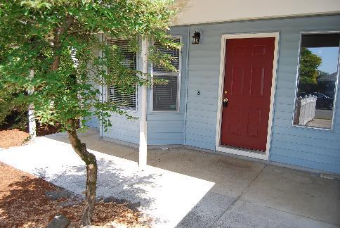 Foto del edificio - Wonderful Two Level Four Bedroom in Beautiful & Convenient East County