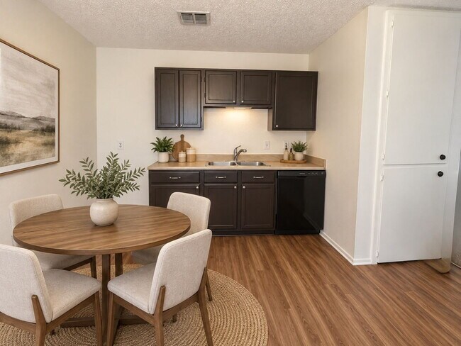 Foto del edificio - 4 Bedroom Home in Heritage Farms with Fireplace, Covered Patio and 2 Car Garage