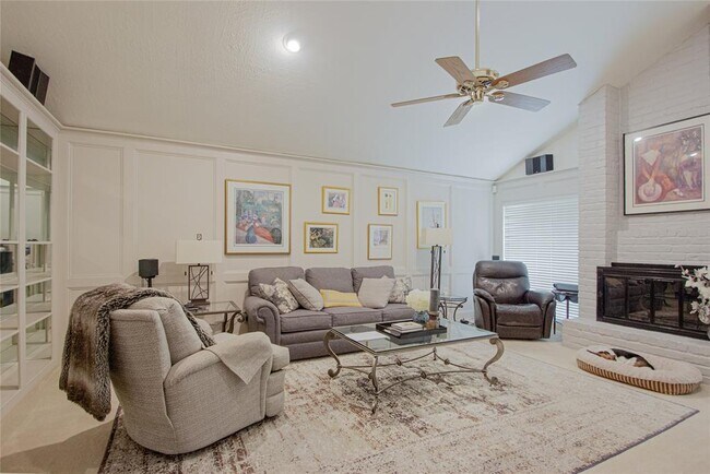 Building Photo - 8320 Cedarspur Dr