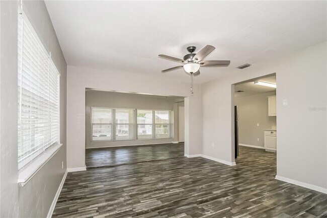 Foto del edificio - 52 Community Dr