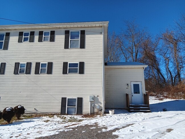 Building Photo - Christiansburg, 4 BR / 3.5 BA, Available Now