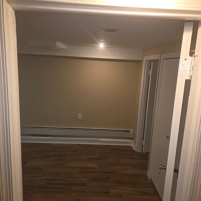 Building Photo - 20 Jardine Pl