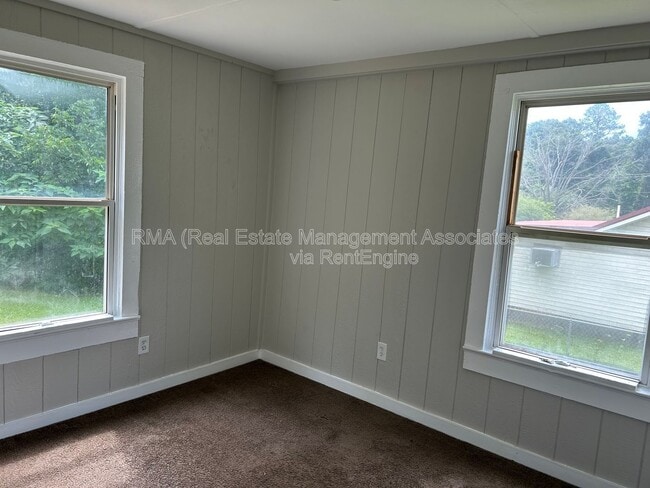 Building Photo - 32A Plum St