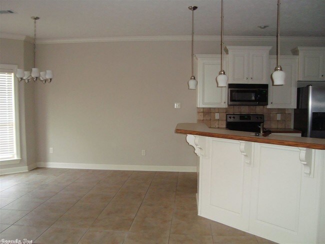 Building Photo - 12 Emily Cove