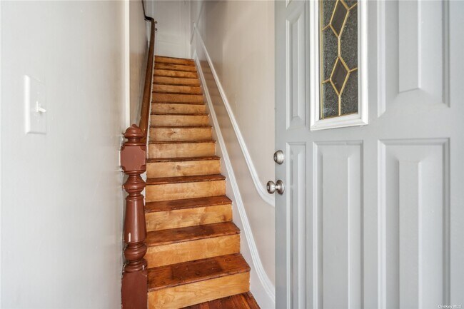 Building Photo - 50 W Mineola Ave