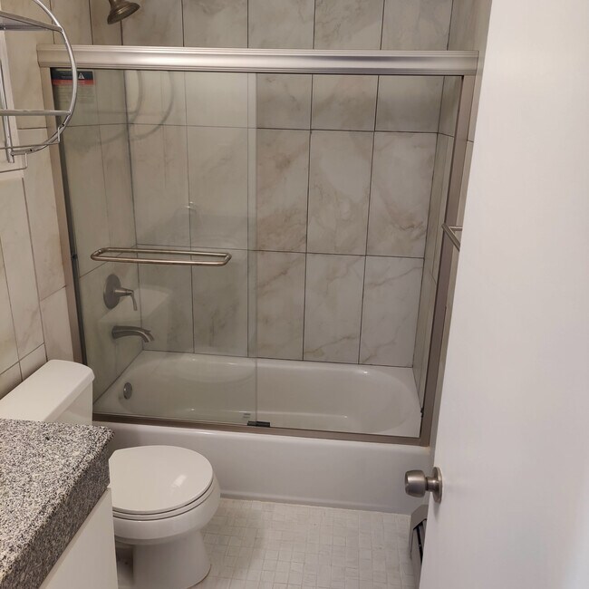 Foto del edificio - 2356 79th St