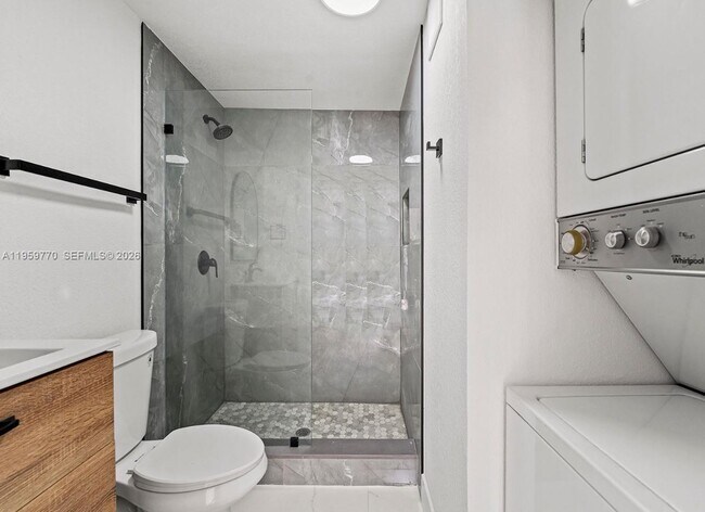 Foto del edificio - 921 NW 22nd Ct