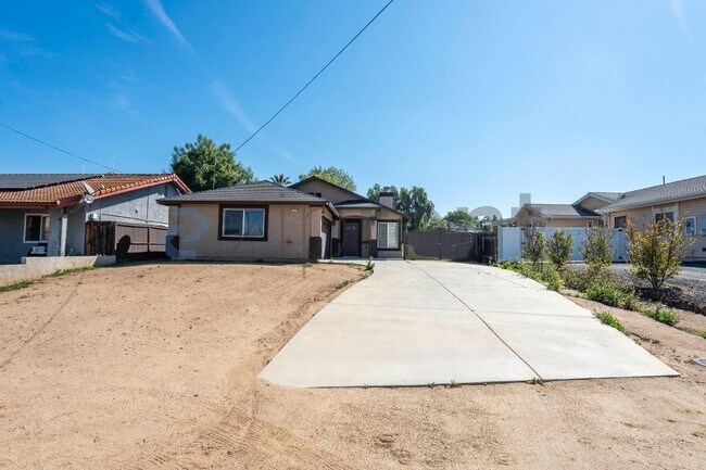 Building Photo - 1365 Valley View Ave