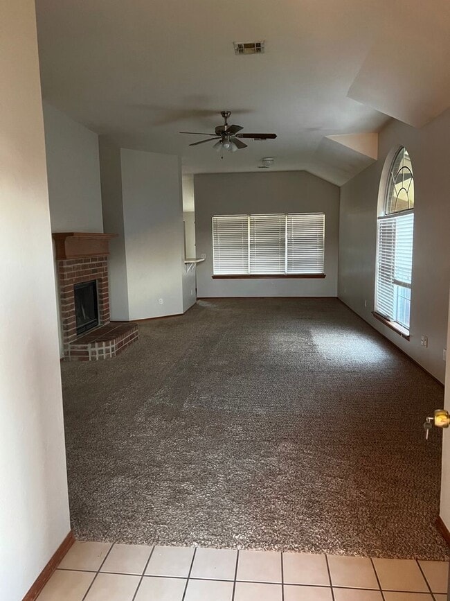 Building Photo - Beautiful edmond home for lease