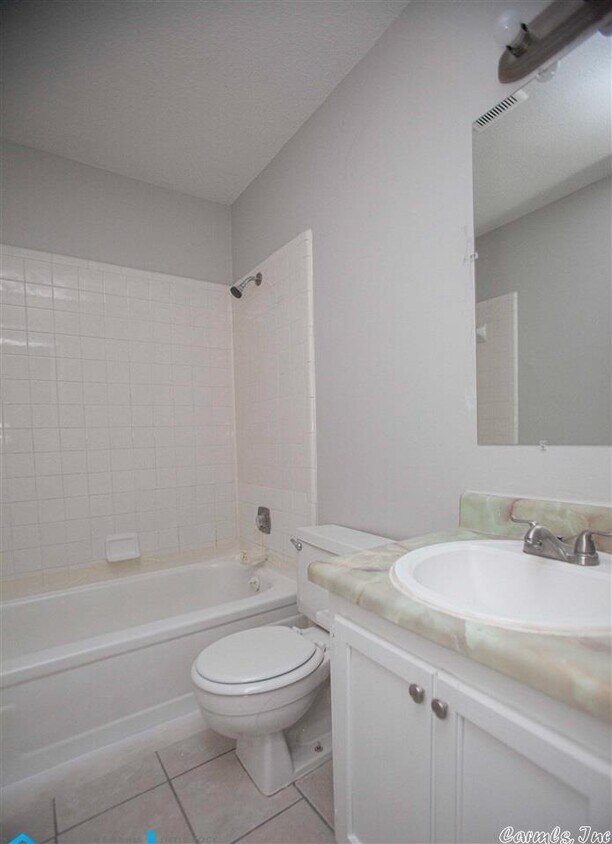 Building Photo - 8900 Tanya Dr
