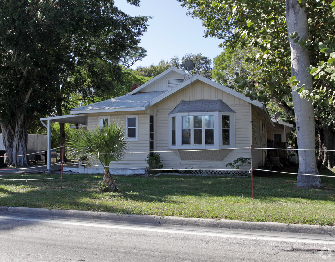 Building Photo - 640 Marsh Ave