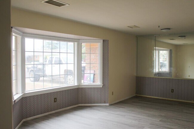 Building Photo - 3819 Blossom Ln