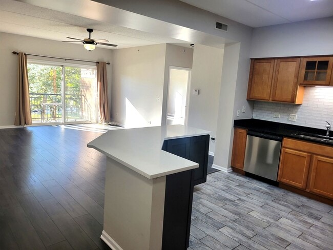 Building Photo - 3451 N Carriageway Dr