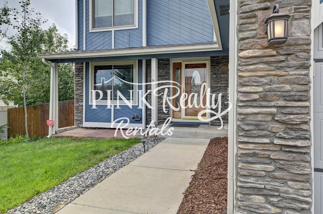Building Photo - 5070 Hopkins Dr