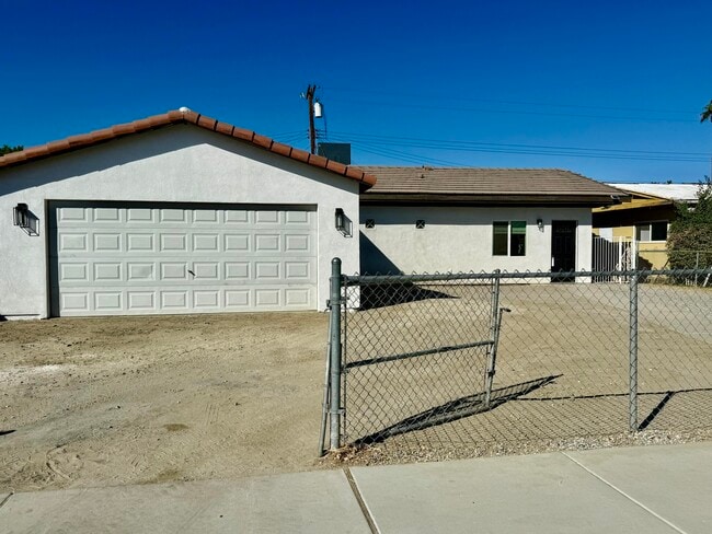 Foto del edificio - 52443 Tripoli Way
