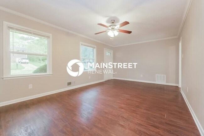Foto del edificio - 3 Bedroom Pet-Friendly Home in Morrow, GA with Main Street Renewal