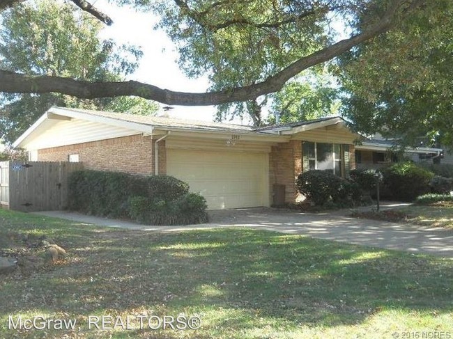 Building Photo - 3 br, 2 bath House - 1743 S. Erie Ave.